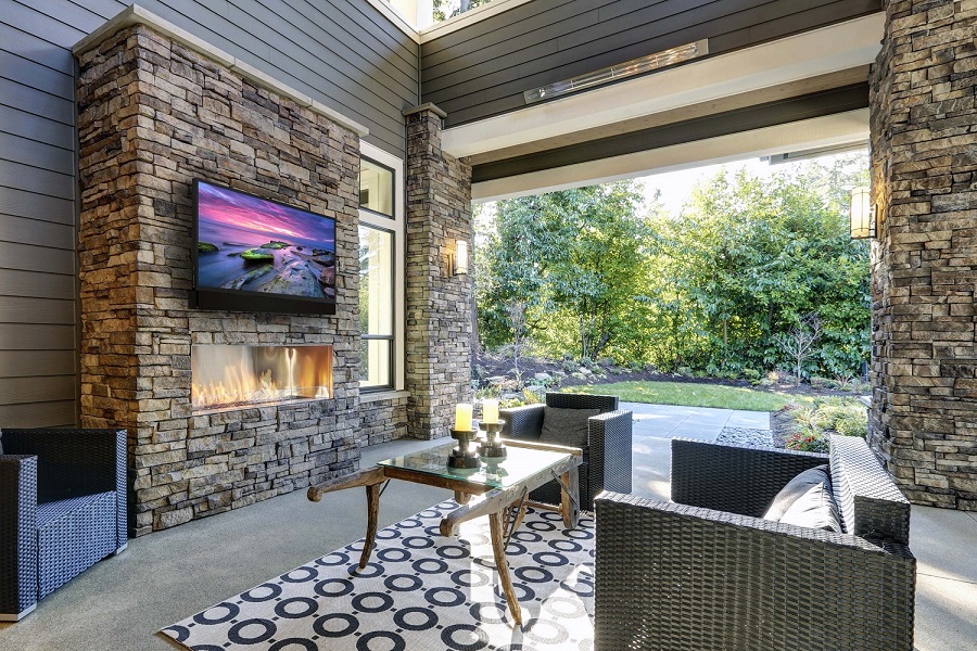 ‘Wow’ Your Family and Friends with a Custom Outdoor Audio-Video System